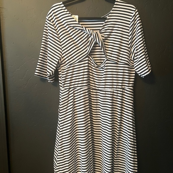 NWT Torrid Women's Black and White plus size Dress Size : 1X - Picture 7 of 12